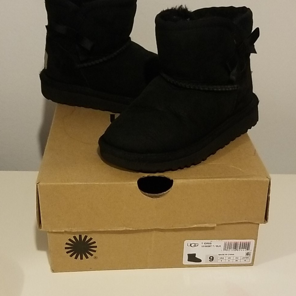 Girl UGG